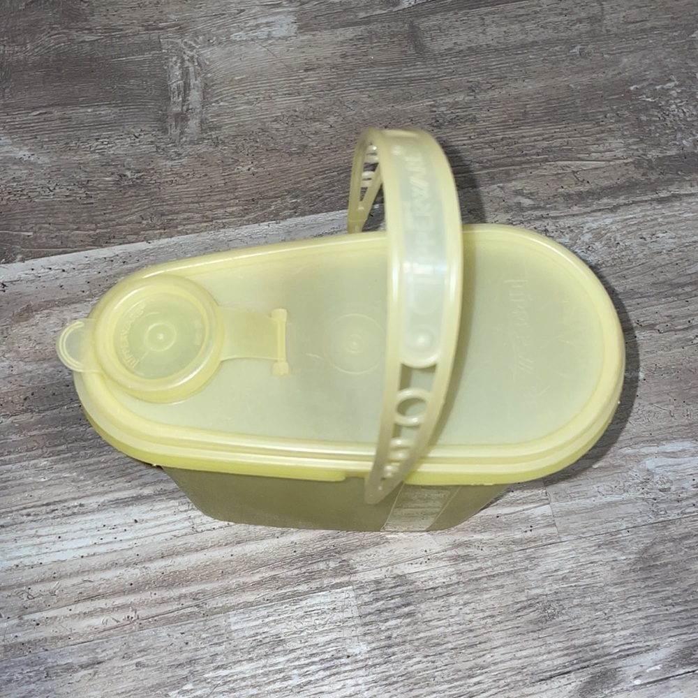 Vintage Tupperware Store N Pour